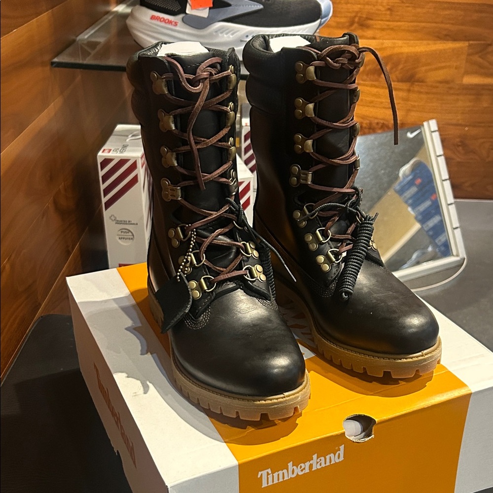 Timberland Super Boot Black and Brown Lace-Up Boots (40 below)